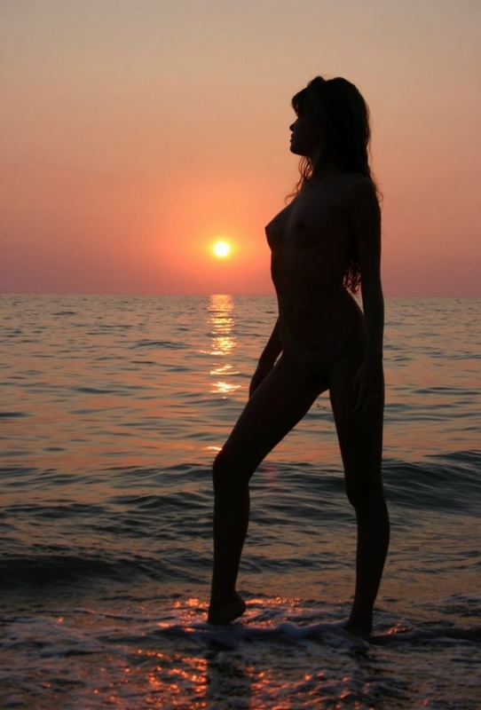 Закат на берегу моря - смотреть онлайн порно фото на erogirlscom